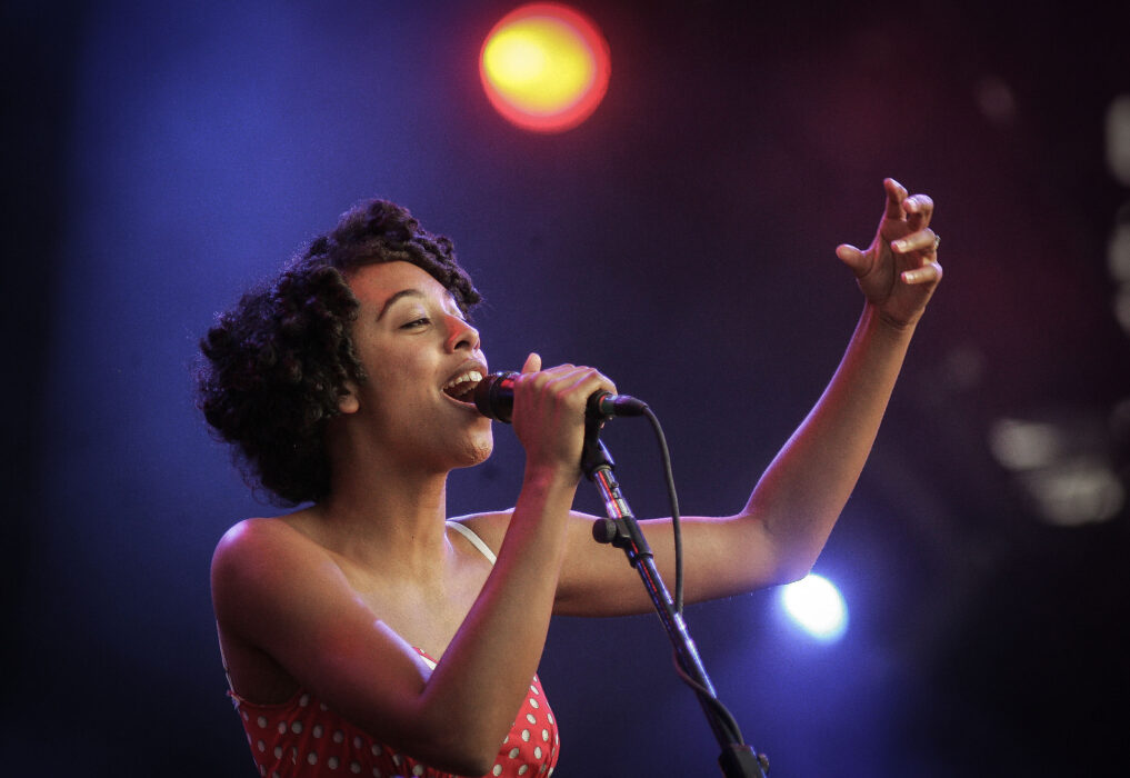 																																										<h5>Corinne Bailey Rae</h5>
																											