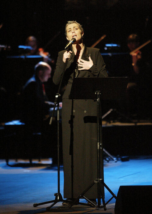 																																										<h5>Lara Li</h5>
																											