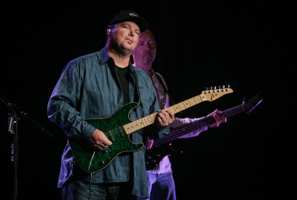 																																										<h5>Christopher Cross</h5>
																											