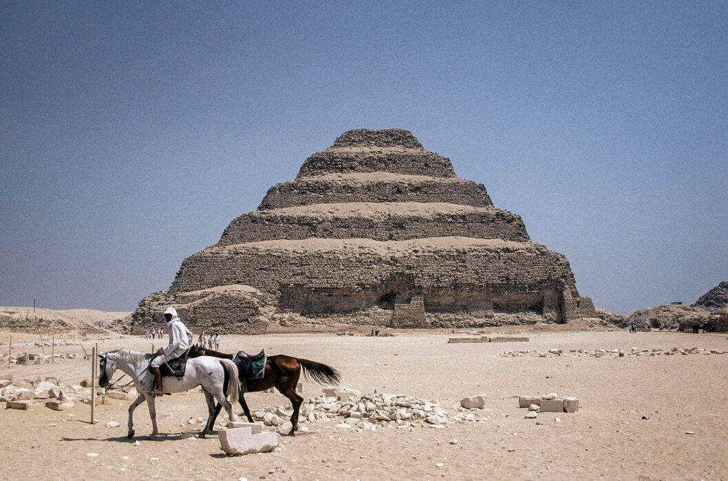 																																										<h5>Saqqara - Egipto</h5>
																											