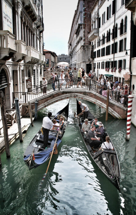 																																										<h5>Veneza - Itália</h5>
																											