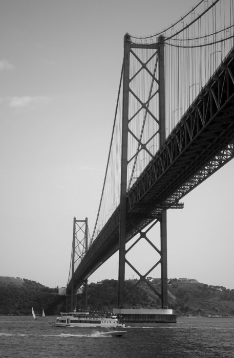 																																										<h5>Lisboa - Portugal</h5>
																											