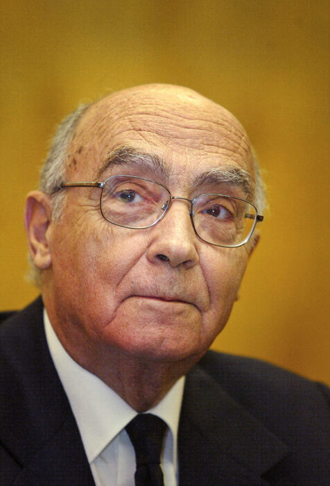 																																										<h5>José Saramago</h5>
																											