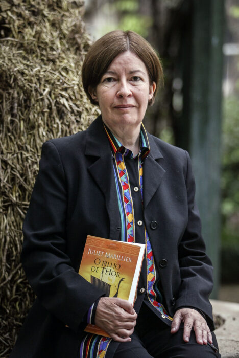 																																										<h5>Juliet Marillier</h5>
																											