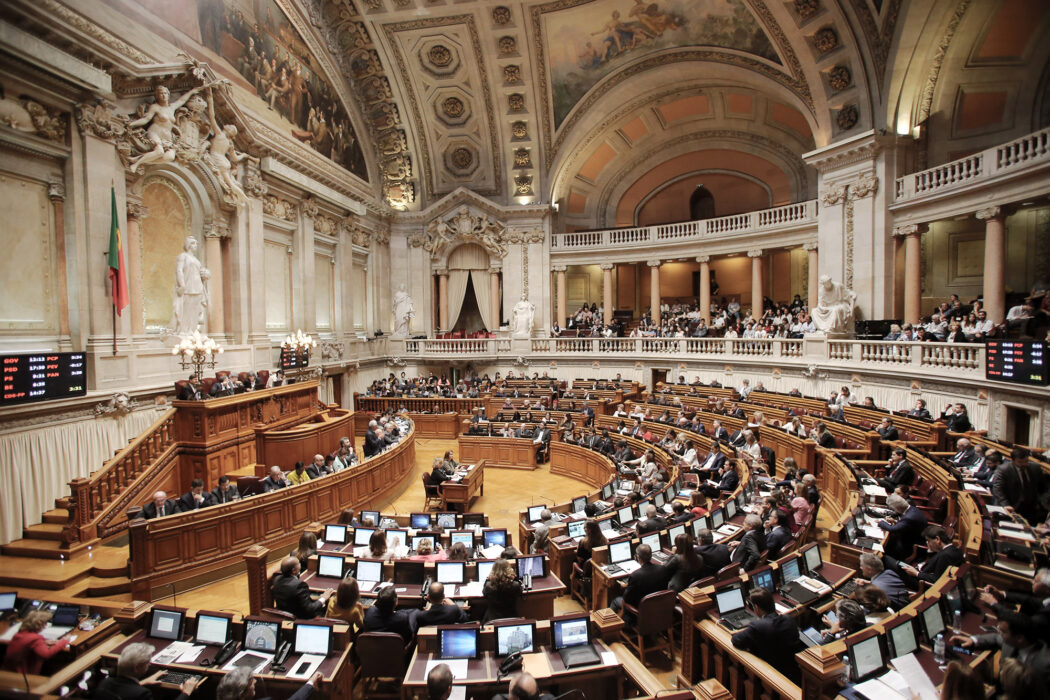 																																										<h5>Assembleia da Républica</h5>
																											