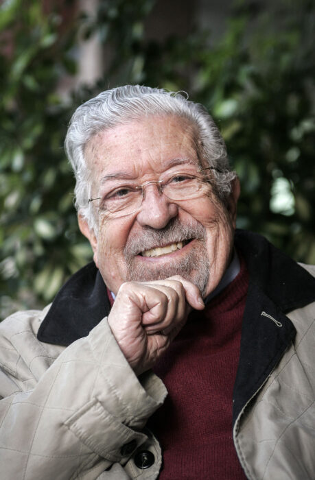 																																										<h5>Artur Agostinho</h5>
																											