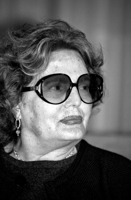 																																										<h5>Amália Rodrigues</h5>
																											