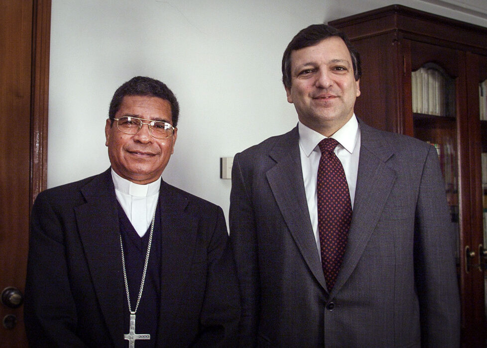 																																										<h5>Ximenes Belo e Durão Barroso</h5>
																											