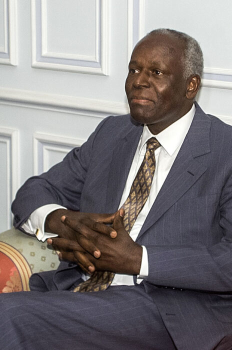 																																										<h5>José Eduardo dos Santos</h5>
																											