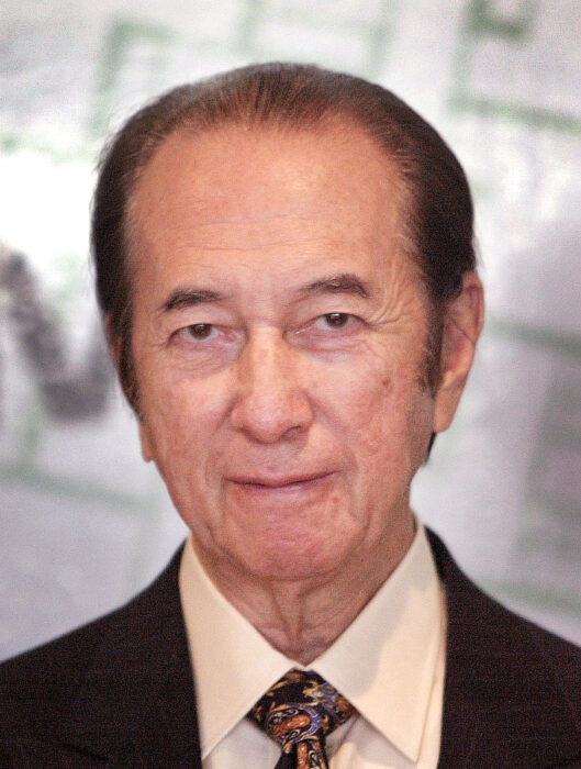 																																										<h5>Stanley Ho</h5>
																											