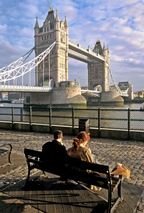 																																										<h5>Londres - UK</h5>
																											