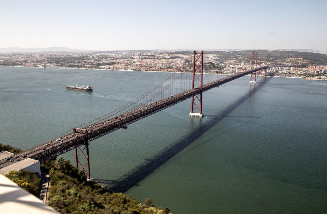 																																										<h5>Lisboa - Portugal</h5>
																											