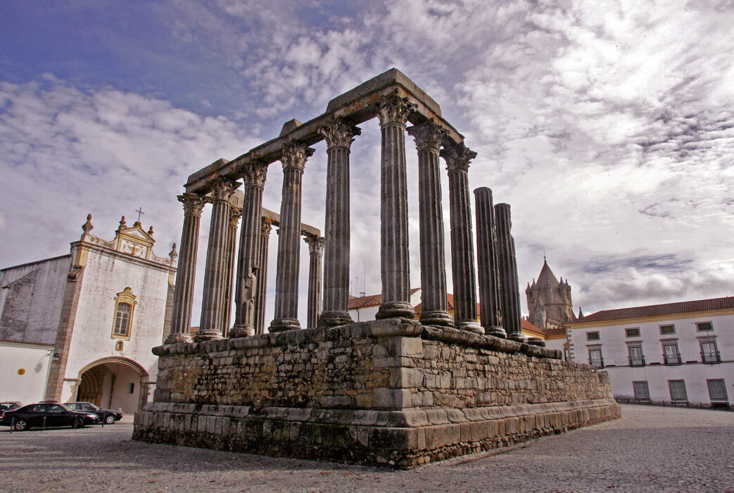 																																										<h5>Évora - Portugal</h5>
																											