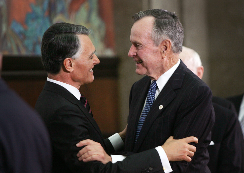 																																										<h5>Cavaco Silva e George Bush</h5>
																											