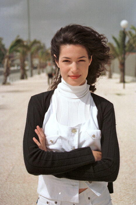 																																										<h5>Paula Neves</h5>
																											